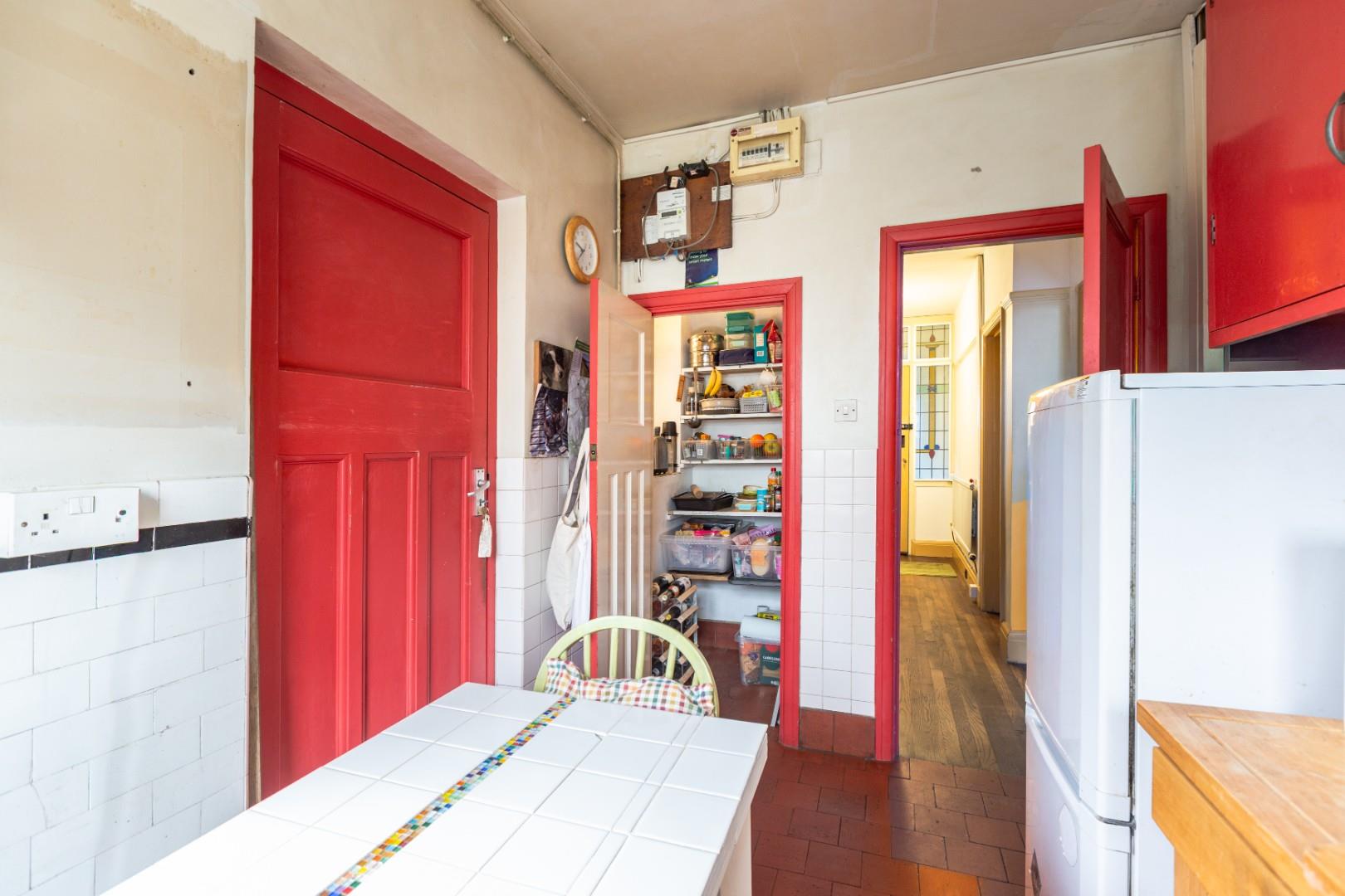 Bishopston Road, Bishopston, Swansea, SA3 3EH